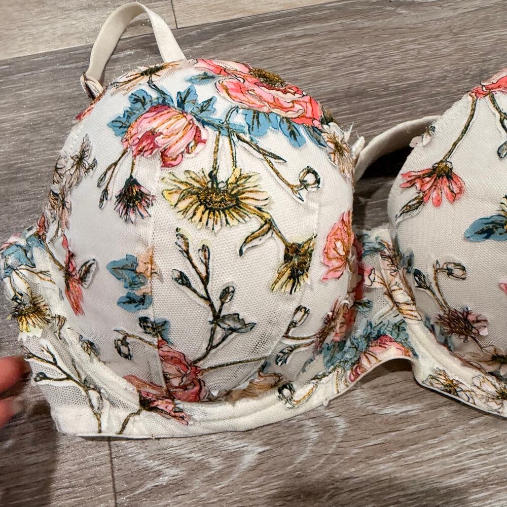 Victoria Secret Floral Lightly Demi Padded Size 36 D - Picture 2 of 4